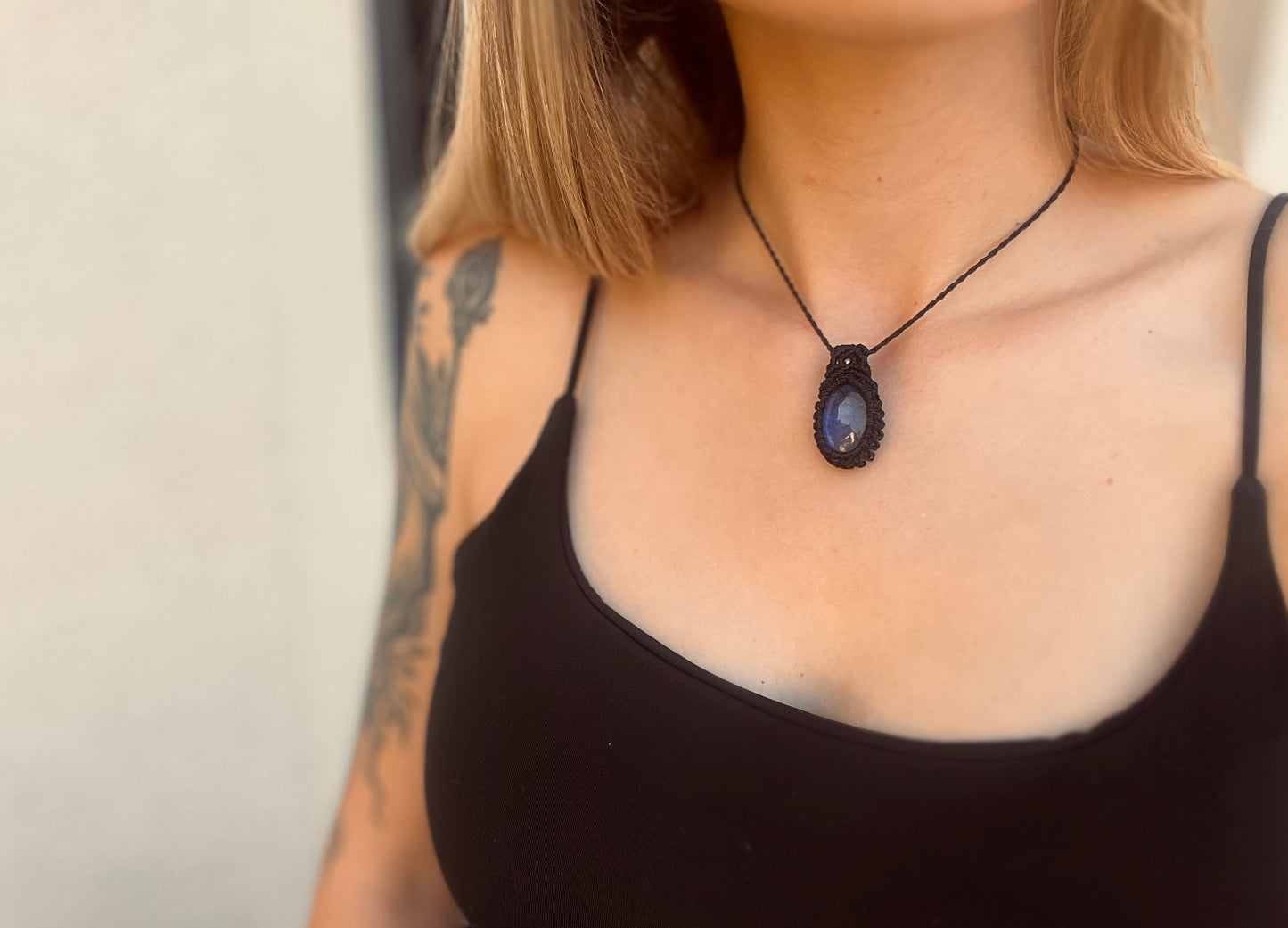 Amulet s kristalom Labradorit