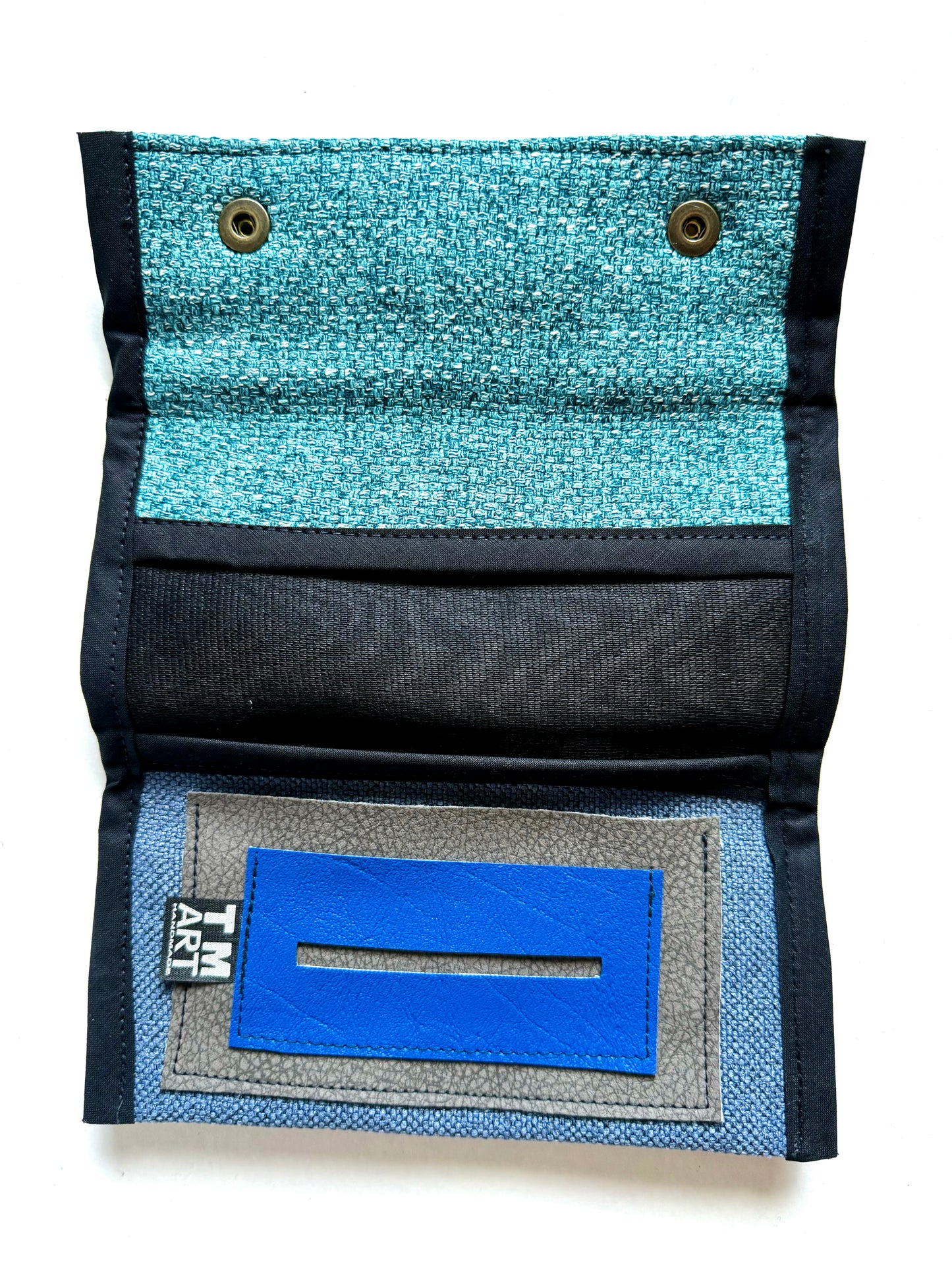 Tobacco pouch