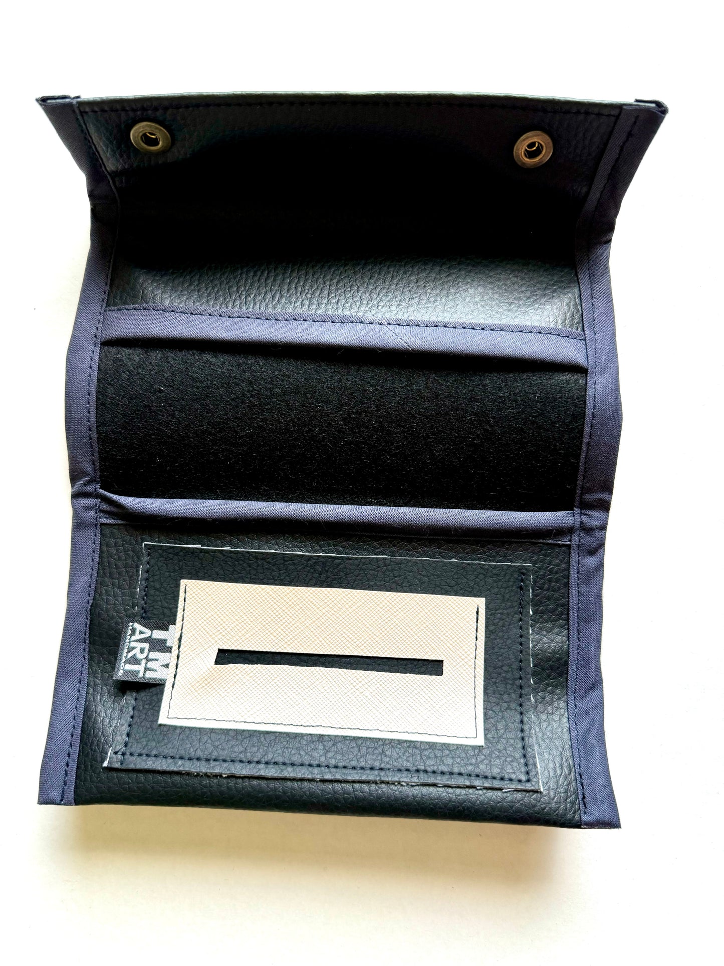 Tobacco pouch