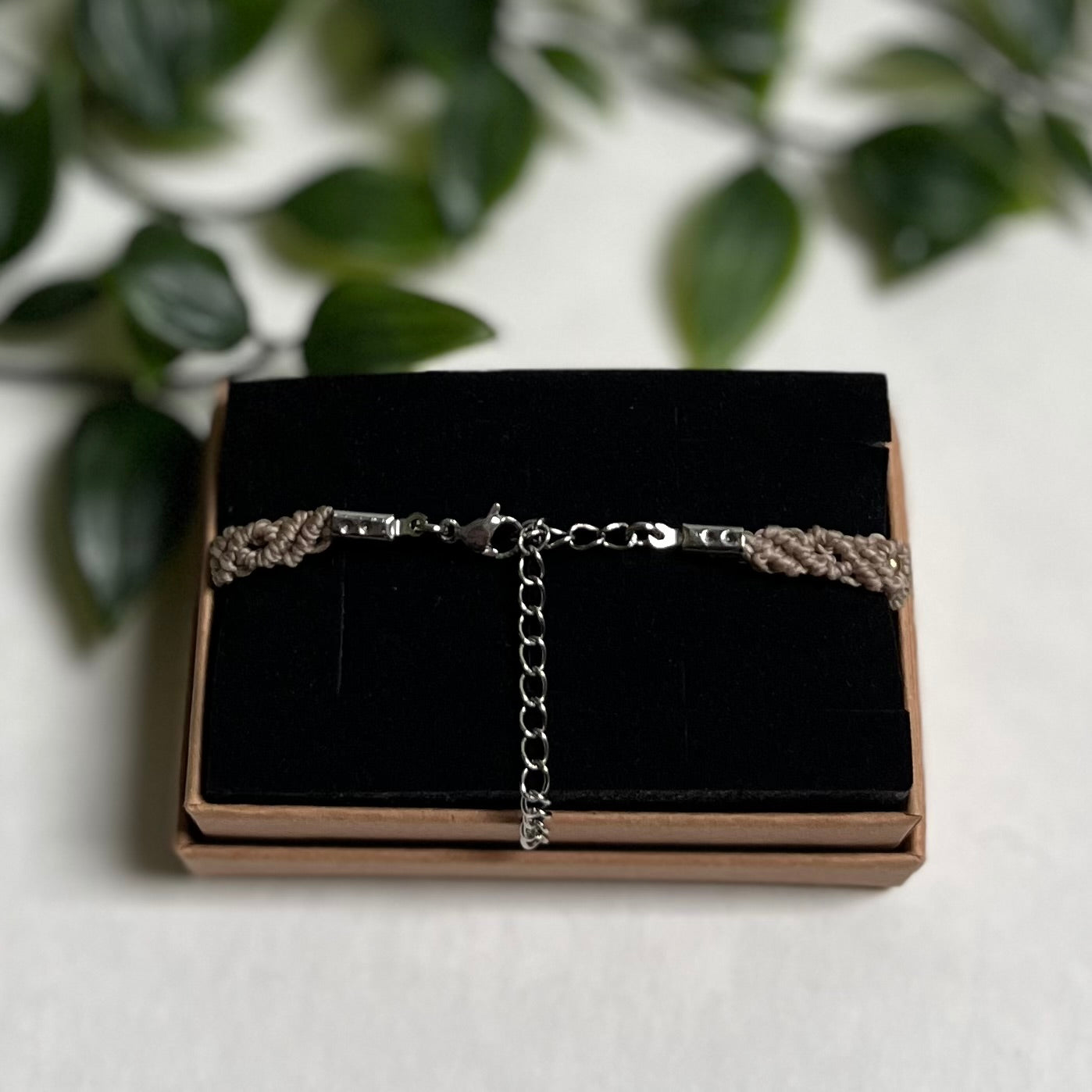 Zapestnica s kristalom Lapis lazuli