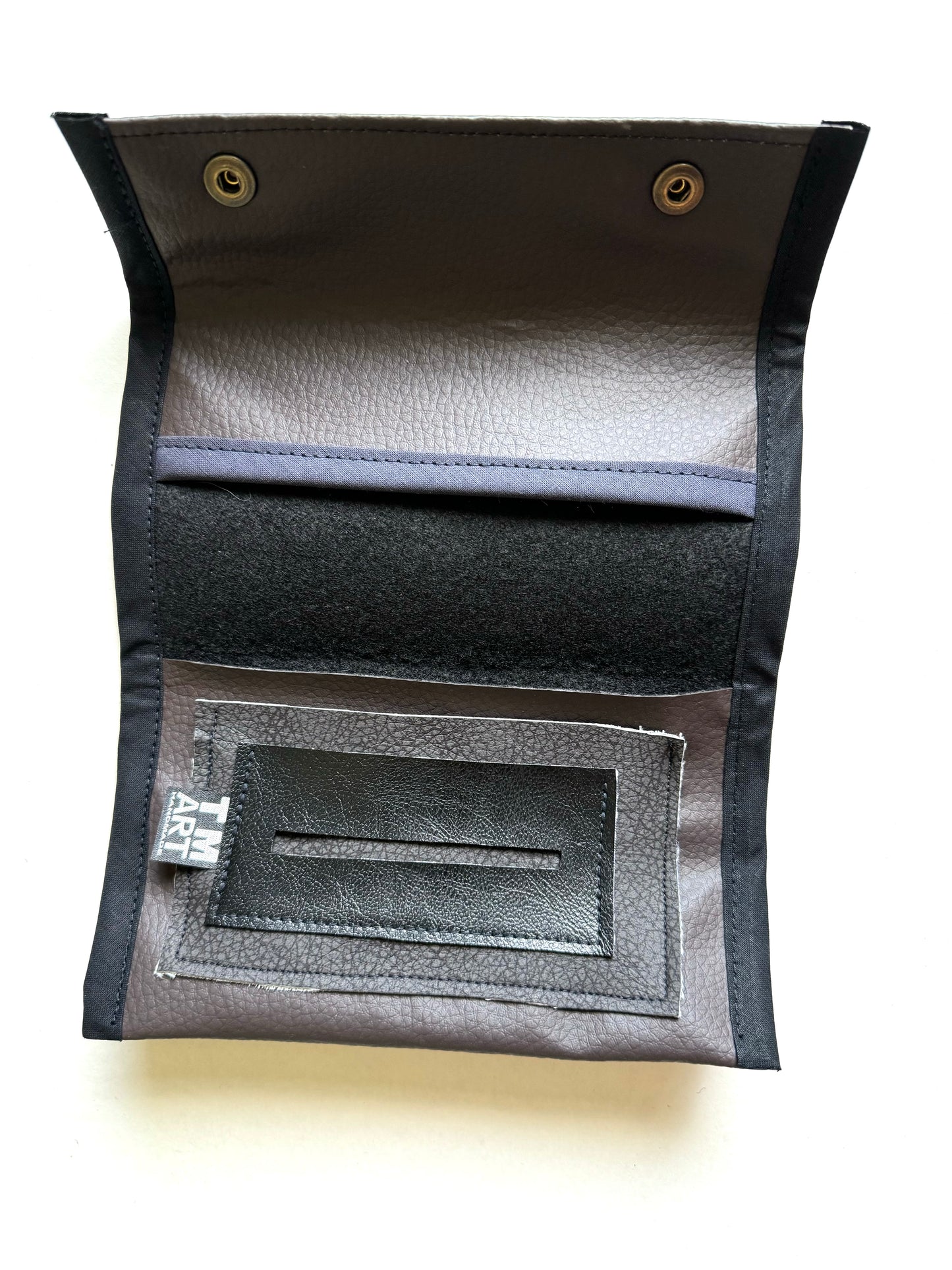 Tobacco pouch