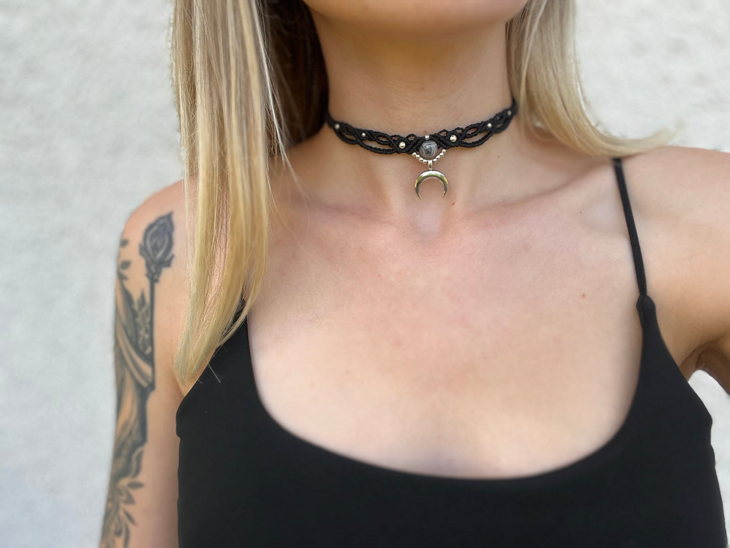 Choker s kristalom Sivi jaspis