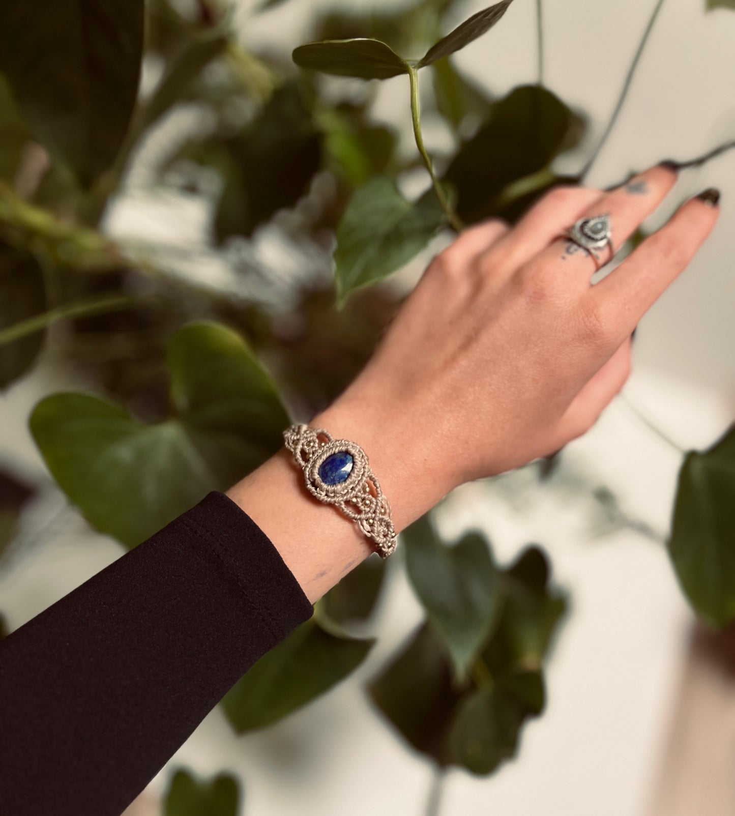 Zapestnica s kristalom Lapis lazuli