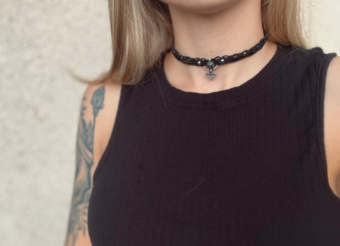 Choker s kristalom Sodalit